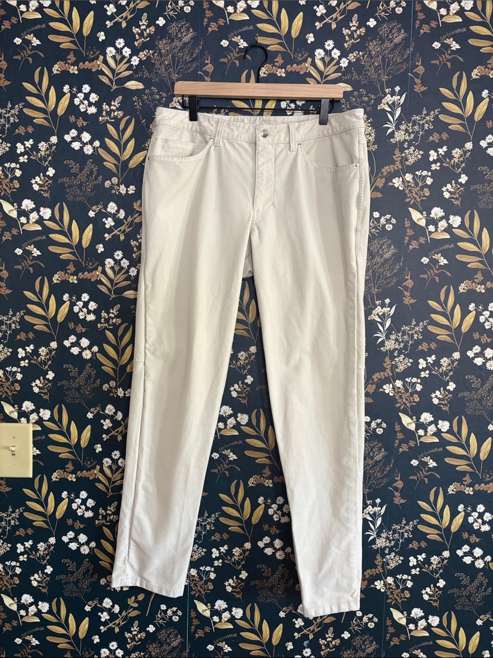Lululemon ABC Pant Men's Slim Straight Jeans Pants Cream Size 34